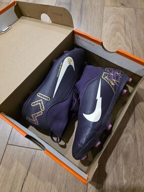 Nike Youth- SUPERFLY Soccer Cleats